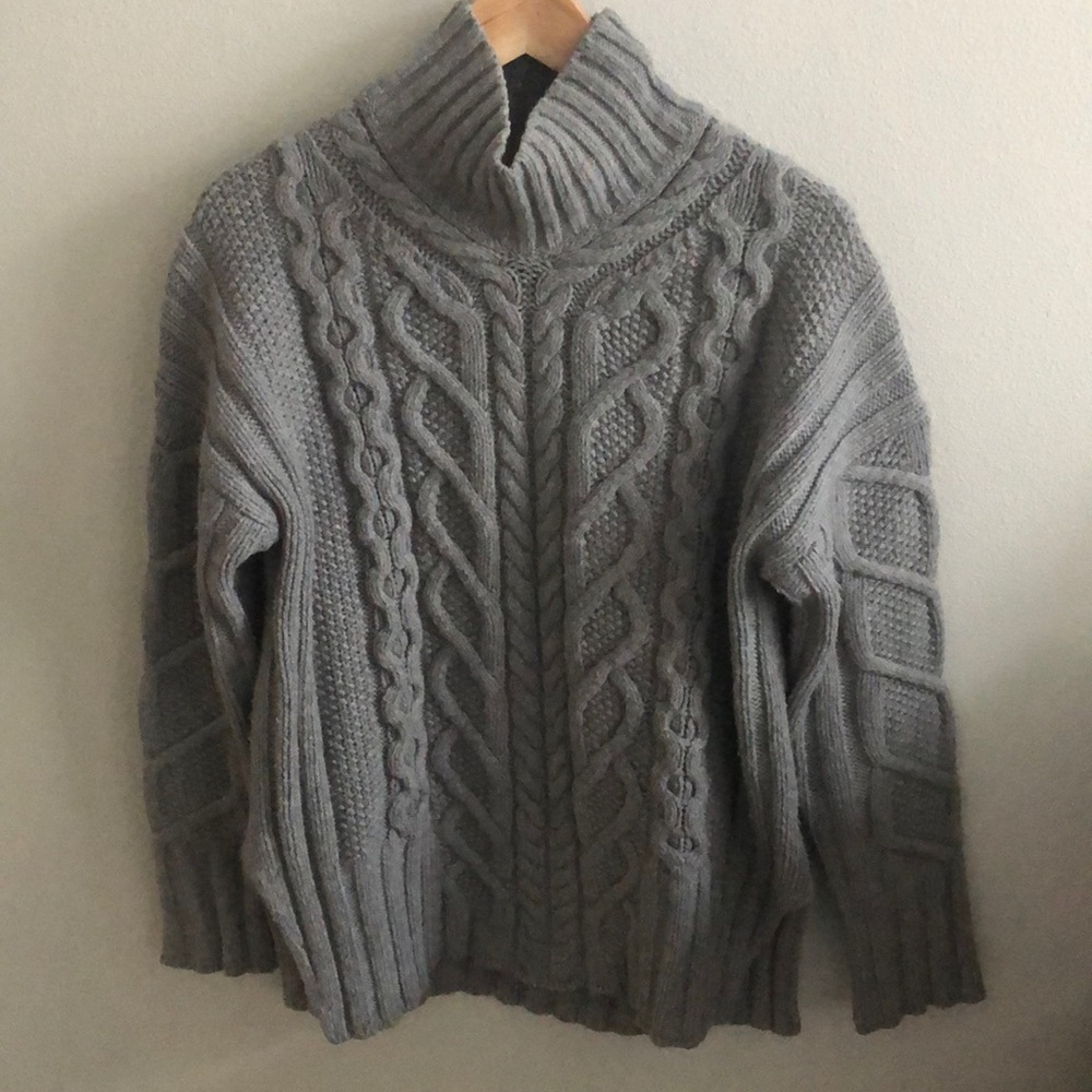 Grey Everlane cable knit turtleneck, Sz S